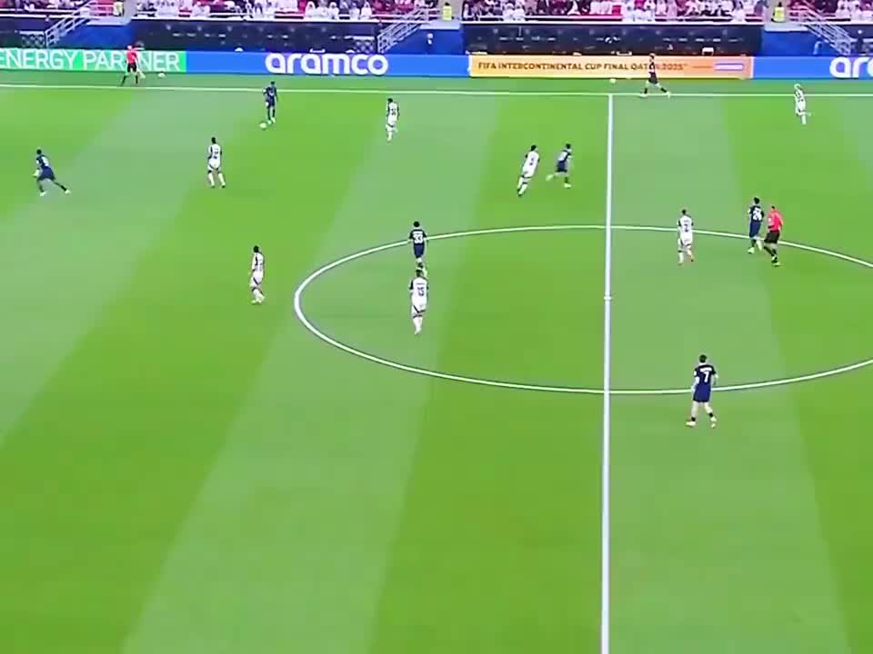 行云流水，大巴黎精彩配合攻破弗拉门戈球门