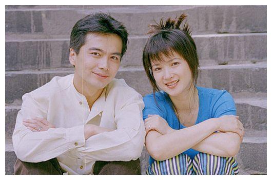 许亚军一家出游,第四任娇妻晒与小儿子合影,却不见继子许何身影