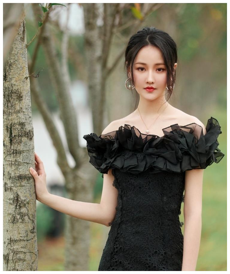 北京电影学院美女黄馨瑶