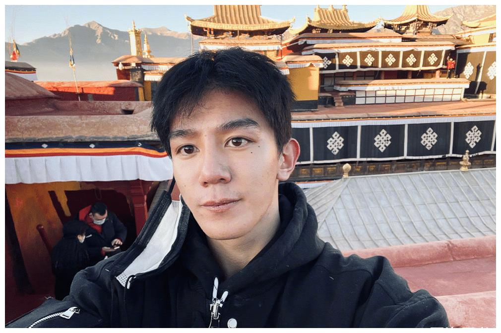 夏之光录节目 面部大范围受伤 却被网友嘲笑 还没猫挠严重 夏之光录节目 面部大范围受伤 却被网友嘲笑 还没猫挠严重
