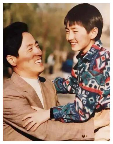 入行11年还拼爹三十而已杨立新杨玏父子同台被指买一赠一