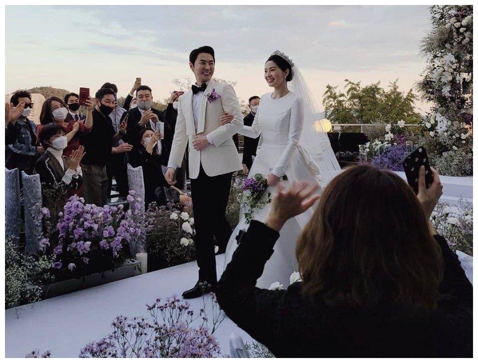 韩国男神junjin顺利完婚,空姐妻子气质出众身材微胖|神话组合|空姐