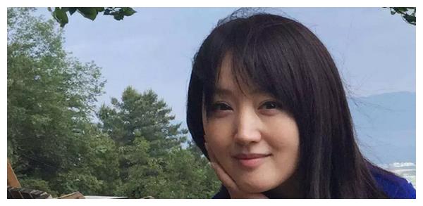 参观杨钰莹的家 在天台设计菜园子 平时喜欢穿大红大紫的衣服 财经头条 参观杨钰莹的家 在天台设计菜园子 平时喜欢穿大红大紫的衣服 财经头条