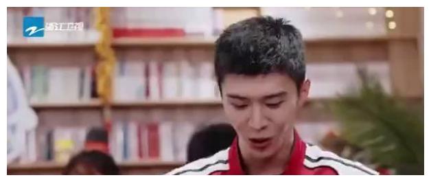 吴彤终于赔了范丞丞被坐碎的手机，知名制片人竟然抄袭<a href=