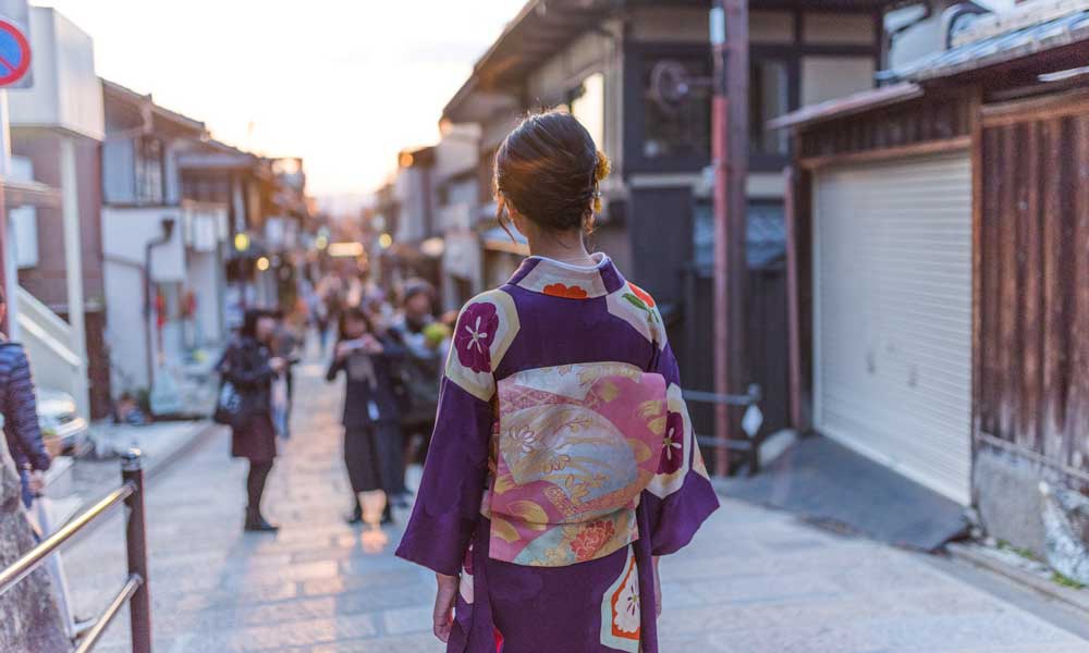 为什么萤火虫在日本文化中如此重要?休闲区蓝鸢梦想 - Www.slyday.coM 为什么萤火虫在日本文化中如此重要?休闲区蓝鸢梦想 - Www.slyday.coM