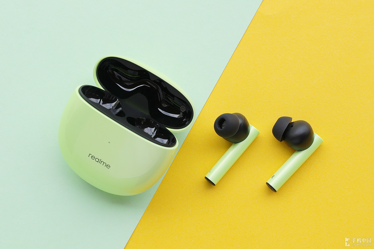 realme buds air 2黑薄荷无线耳机图赏:越级新势力 降噪新体验|薄荷