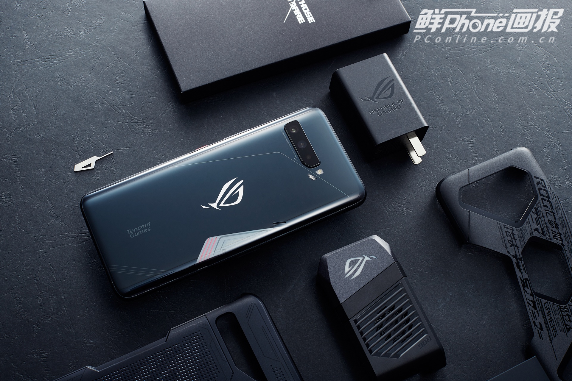 rog游戏手机3图赏极简前卫有灯则灵