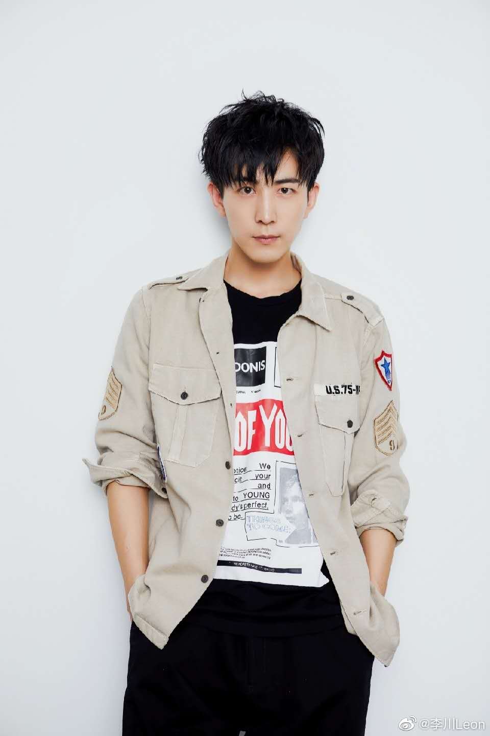 李川拍《蓝色闪电》受伤了? 粉丝眼太尖让人佩服!