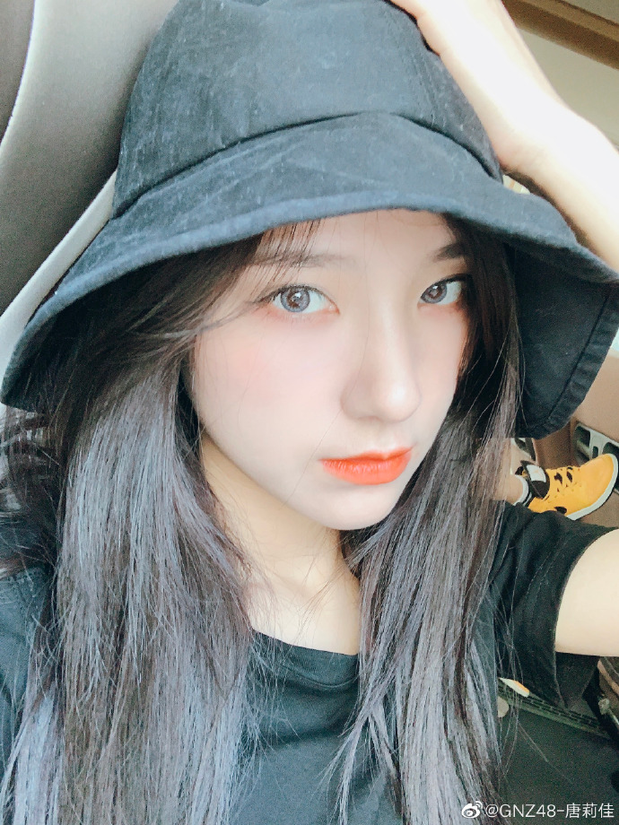 偶像美少女歌手gnz48-唐莉佳迷人自拍美照_高清图集_新浪网