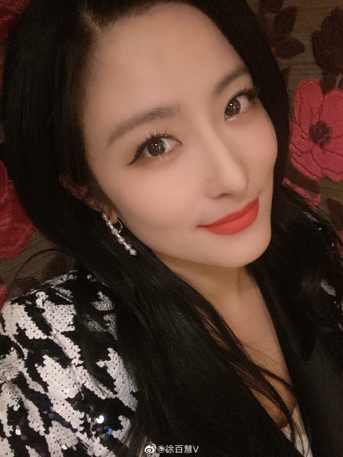 美女演员徐百慧迷人写真美照好看