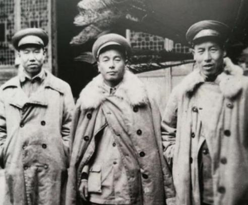 开国少将受伤住院，见女护士很眼熟，一问才知是分别了两年的妻子休闲区蓝鸢梦想 - Www.slyday.coM