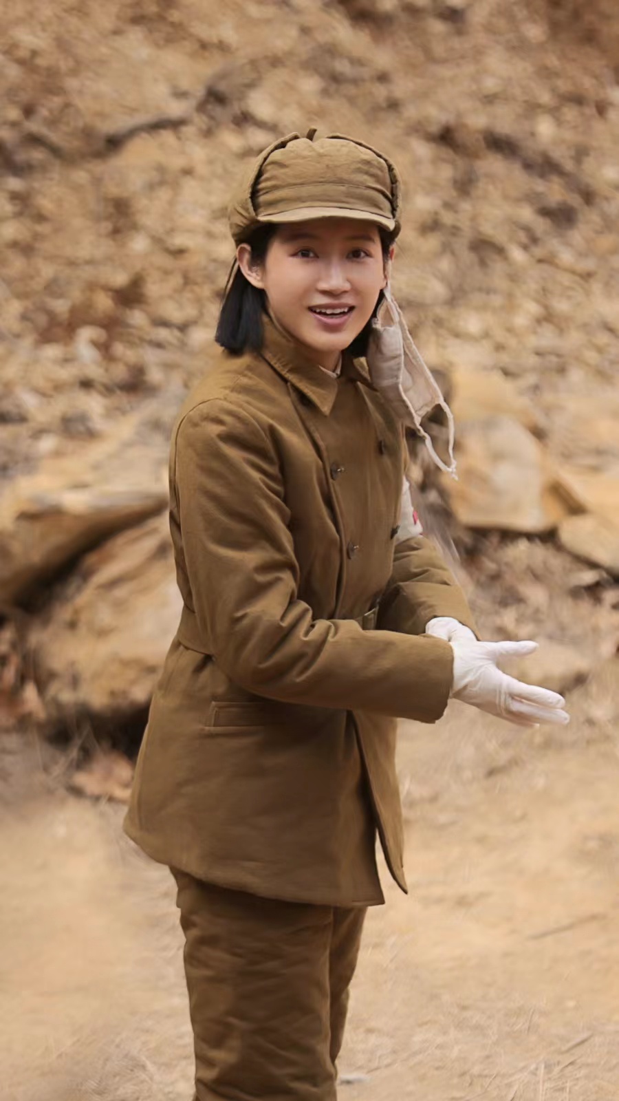 苏青《战旗如画》造型曝光,饰演医疗兵引期待__财经头条