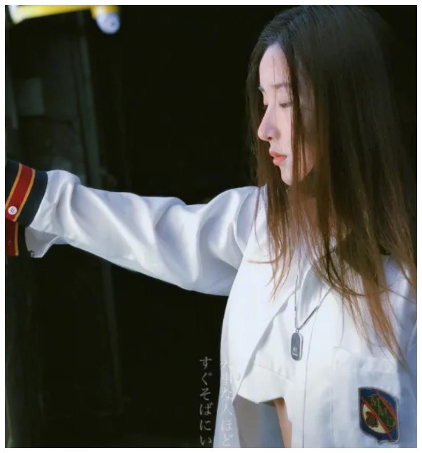 锤娜丽莎以前有很多人追?看到她18岁的牛奶肌,还真有可能