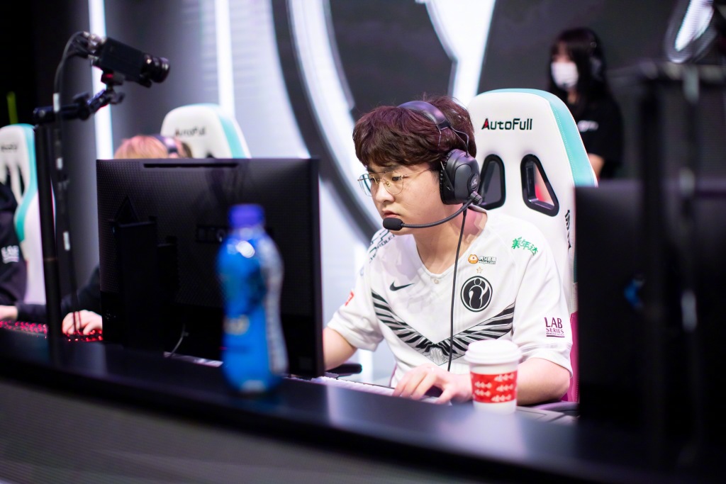 迈特晒真的会体术puff透露我试过theshy跆拳道黑带