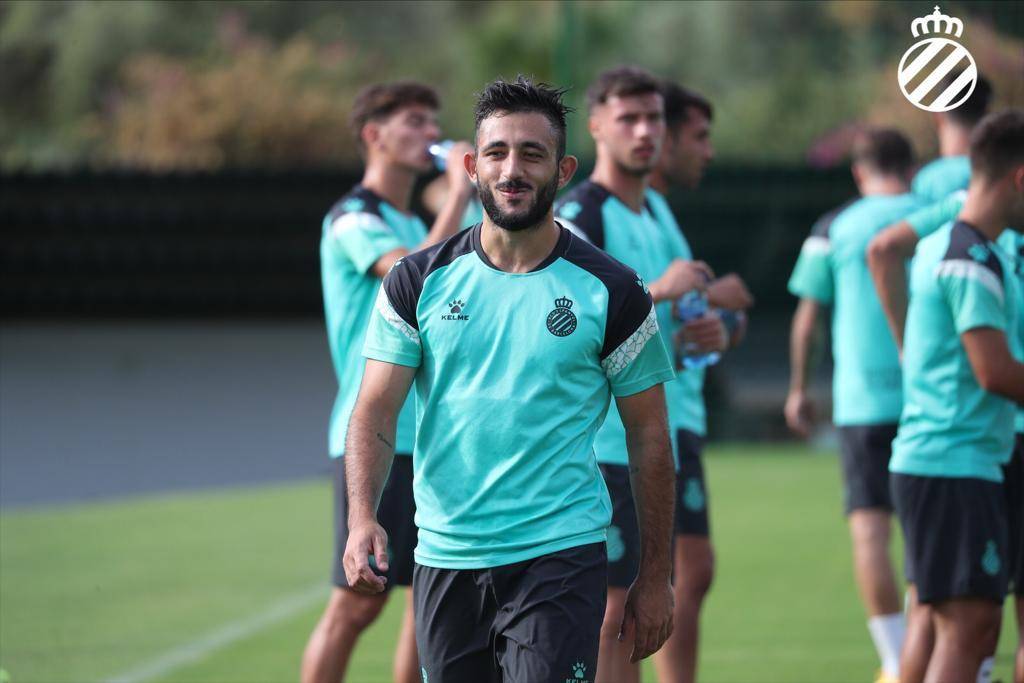 皇家西班牙人足球队更新训练照片,球队备战接下来的西乙联赛