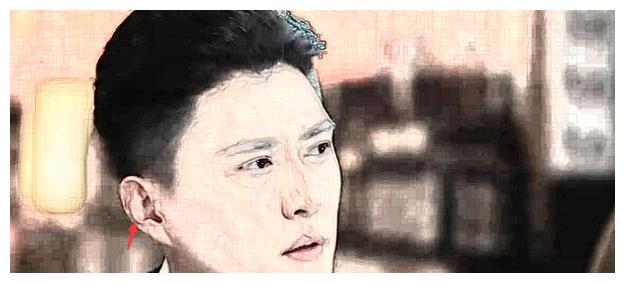 一,耳骨外翻的男人耳朵外翻是指耳廓骨较高,突出于耳轮之外,耳廓骨在