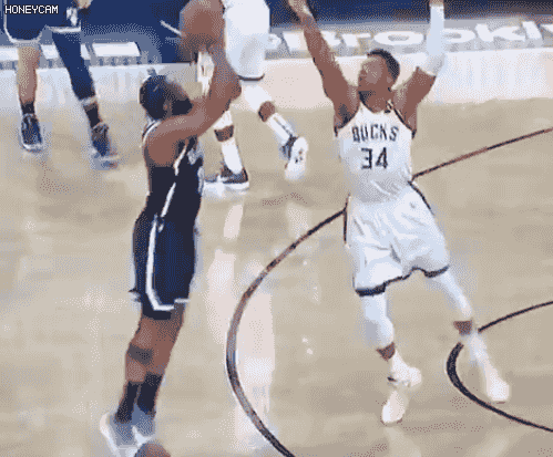 28比25抢七大战火爆哈登险被字母哥垫脚双巨头单节17分