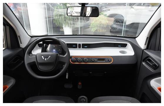 五菱宏光miniev对比宝骏e200萝卜白菜各有所爱