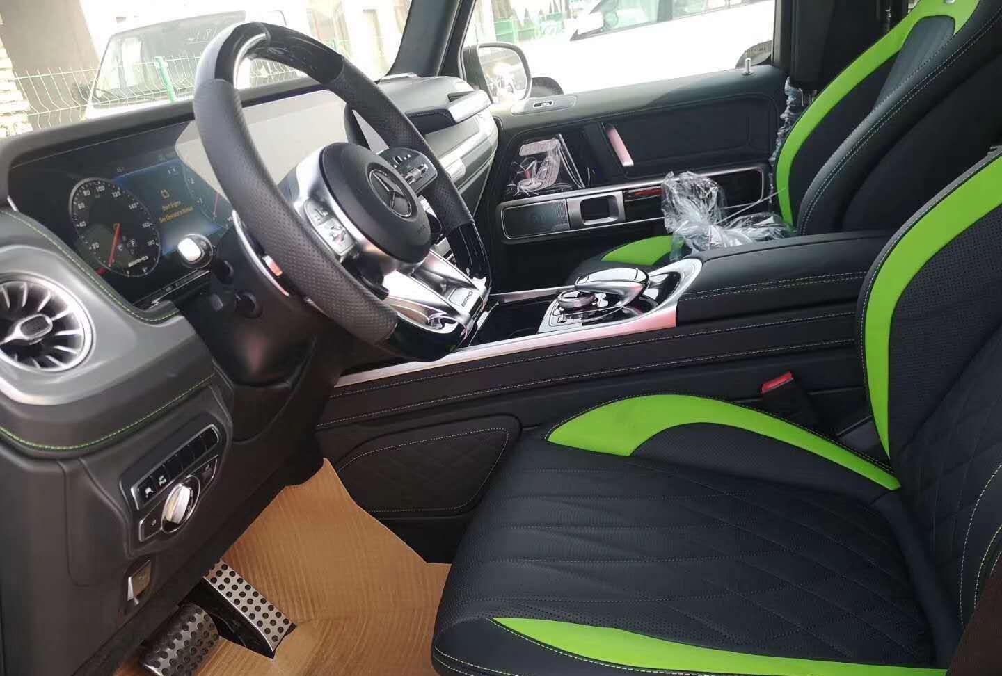 2020款美版g63amg内饰黑绿拼接定制实拍 路虎揽胜颜值比不上它