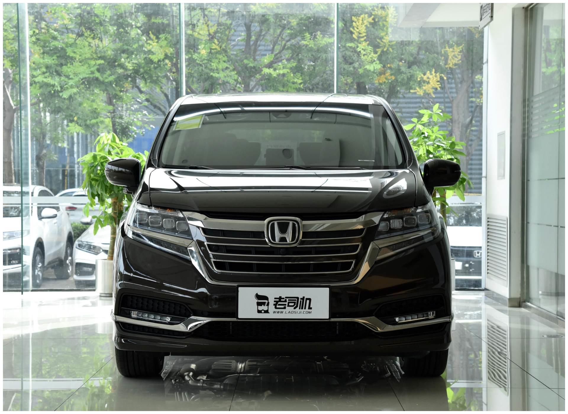 东风本田艾力绅,大七座布局,配2.0l油电混合,油耗5.9l