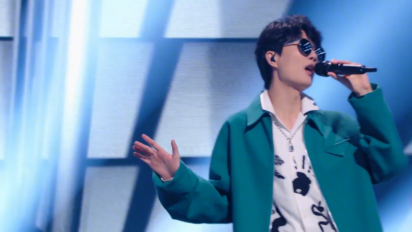 许嵩封神经典,综艺首秀,舞台再现262万评论神话《雅俗共赏》