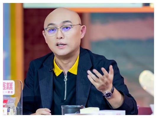 青春如梦:孟非曾经还撞脸梁朝伟,头发浓密的他怎么就秃了呢?