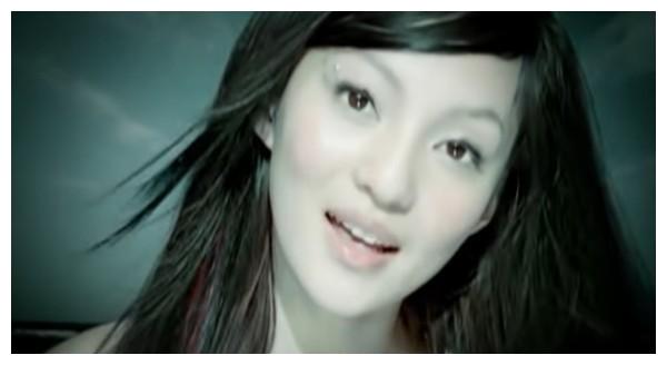 张韶涵时隔17年重演欧若拉mv网友对比惊叹真的不会老