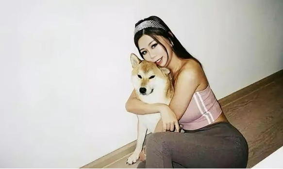 陈尸在酒店浴室,最大嫌疑人为前男友|前男友|浴室|周慧贤_新浪新闻