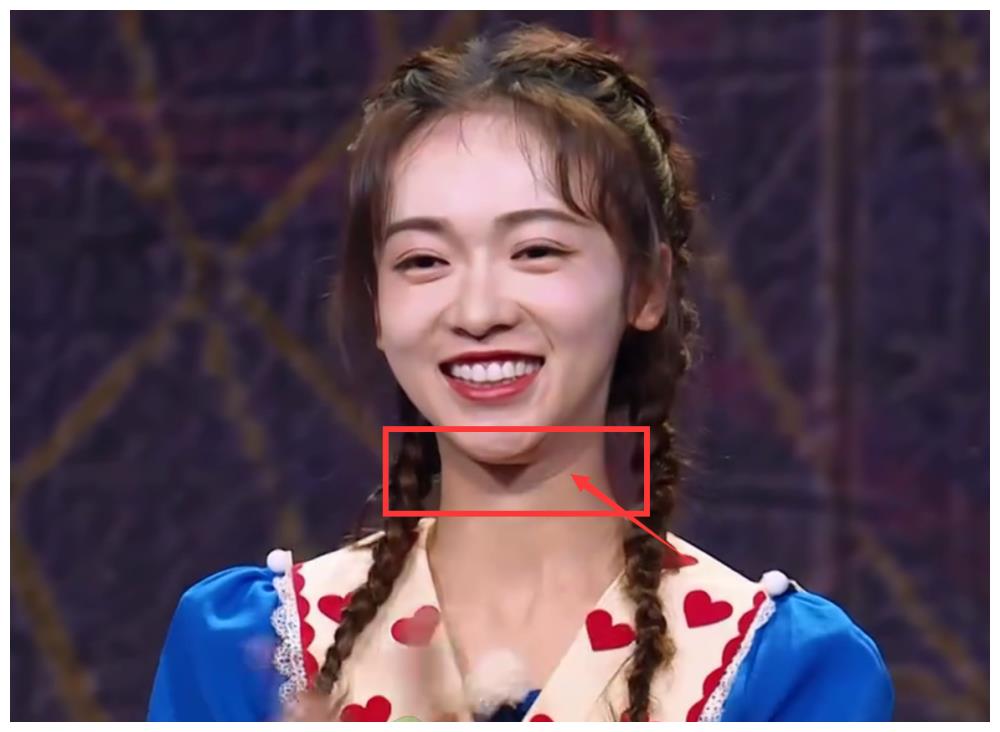 吴谨言《奔跑吧》挑战恐怖箱,失去美颜修图后,29岁颜值很真实