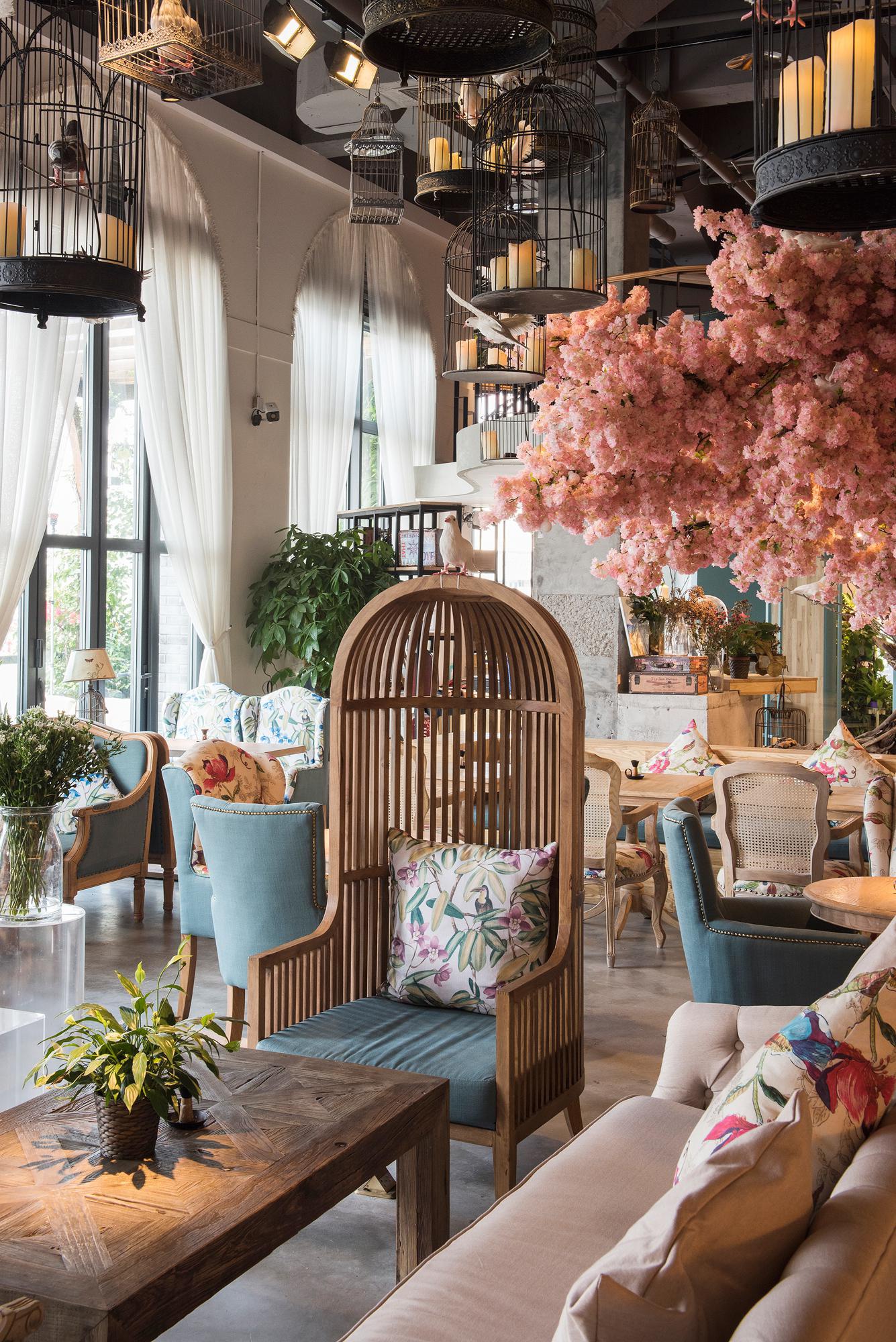 160㎡法式网红店,挑高6米,花园式生活享受|挑高|设计师|咖啡厅_新浪