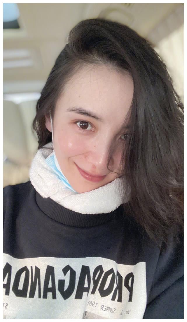 宋佳懒得理绯闻晒卖萌自拍心情大好素颜出镜少女元气爆棚