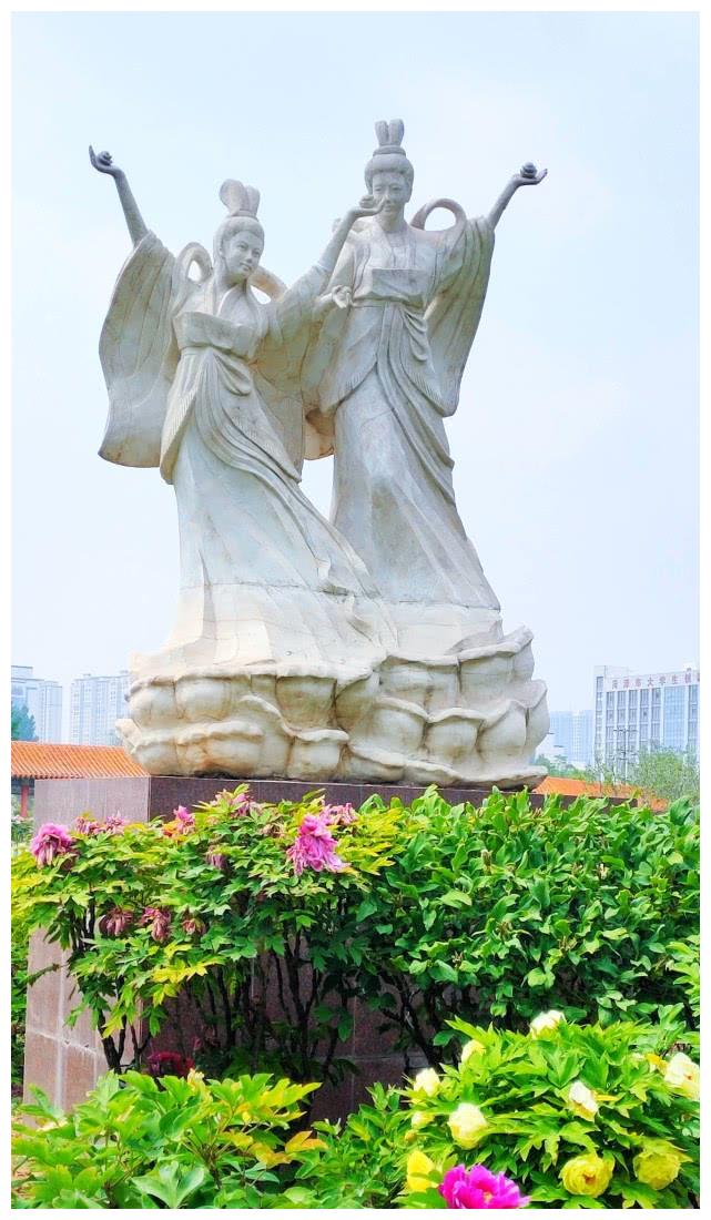 国花馆位于园区的南部,是国内唯一以牡丹为主题的博物馆.