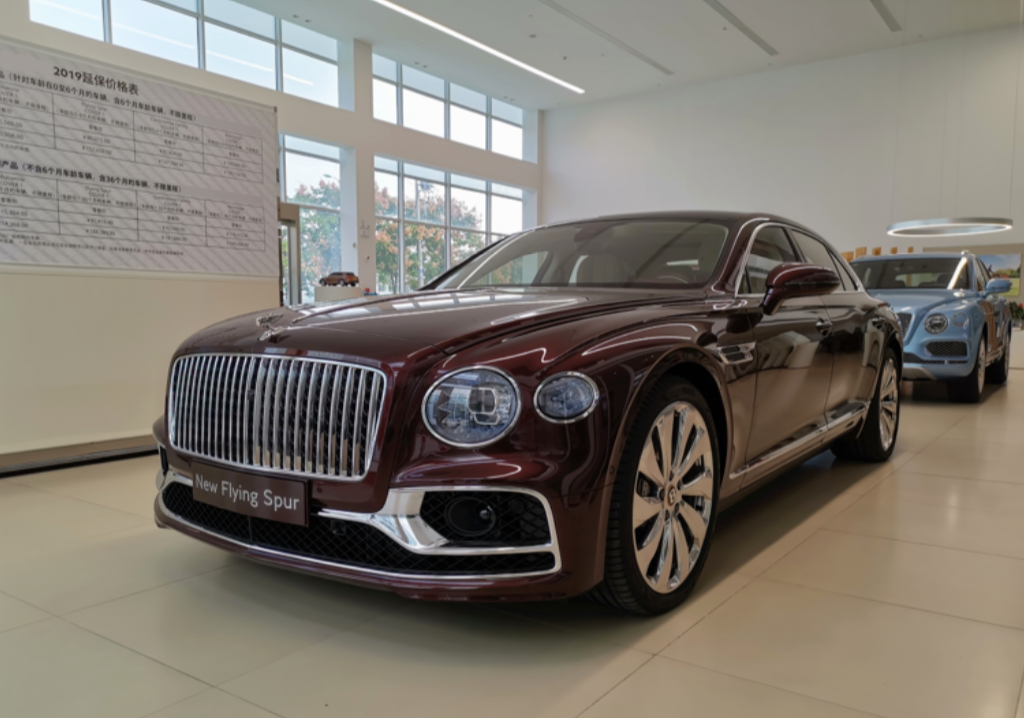 优雅奢华的典范—全新2020款宾利飞驰到店实拍!