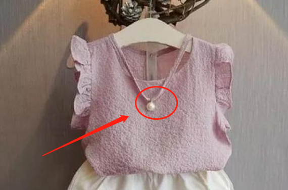 哭笑不得!安徽一小学生着急上学,眼皮被拉链夹住,这是多想去学校休闲区蓝鸢梦想 - Www.slyday.coM 哭笑不得!安徽一小学生着急上学,眼皮被拉链夹住,这是多想去学校休闲区蓝鸢梦想 - Www.slyday.coM