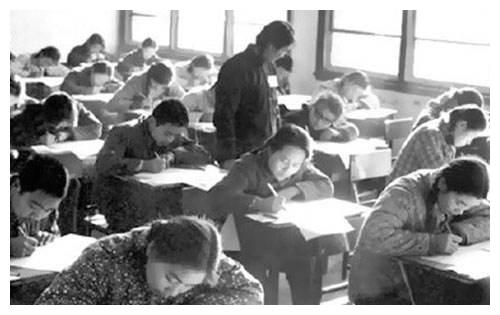 七七年高考试卷“爆红”，网友看完感叹，我那时候考也能上清华！休闲区蓝鸢梦想 - Www.slyday.coM