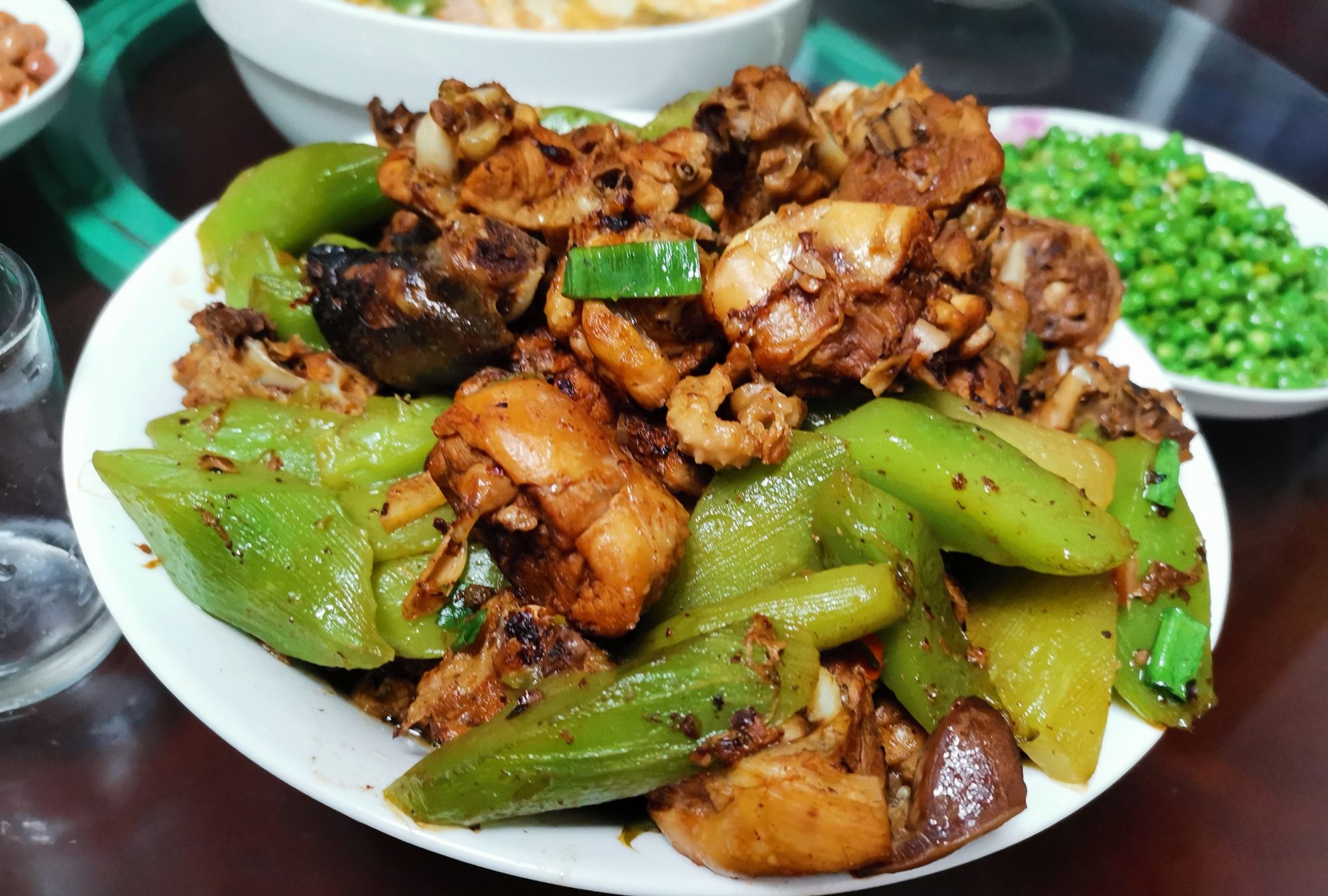 鸡块焖莴笋(可以焖山药,香菇,藕丁,胡萝卜等等)_高清图集_新浪网