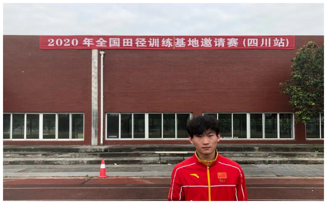 确定未来将就读于西南大学后,何宇鸿并没有升学压力,开始全身心投入到