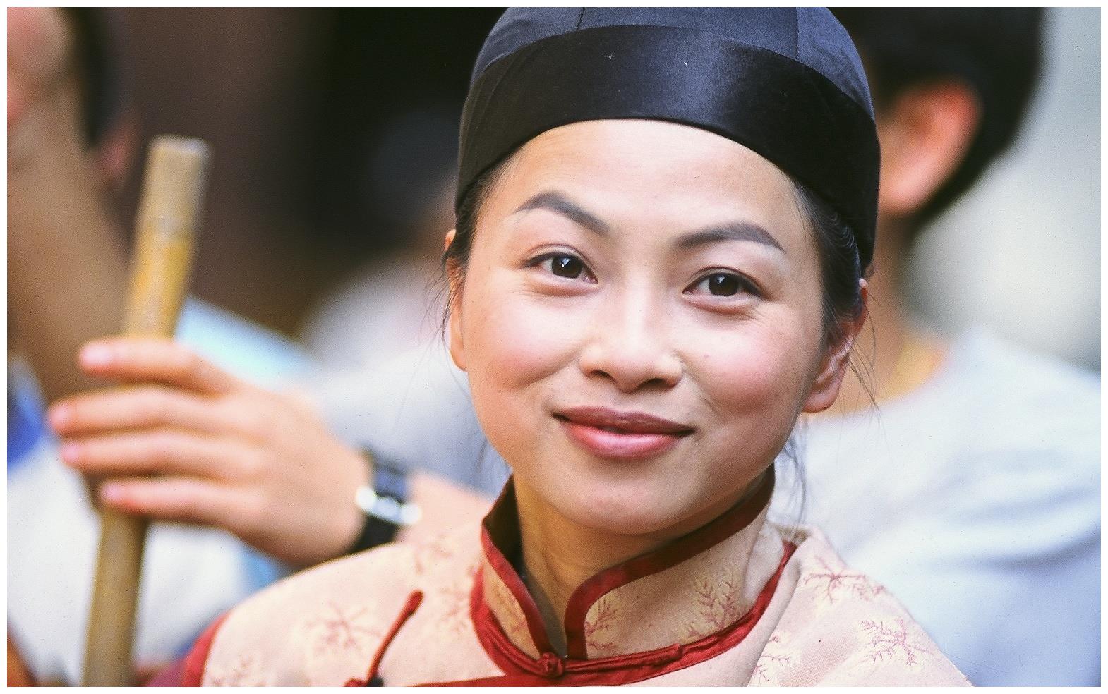 经典的陈小春版《鹿鼎记》,剧中的7位"老婆",如今都去哪了?