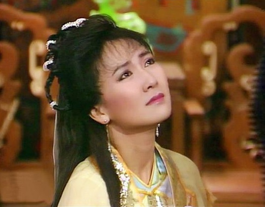 除了小青,陈美琪年轻时候还有三个古装角色,一个比一个美