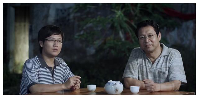 姑娘被流氓欺负 小伙英雄救美 最终抱得美人归 阿妹 财经头条 姑娘被流氓欺负 小伙英雄救美 最终抱得美人归 阿妹 财经头条