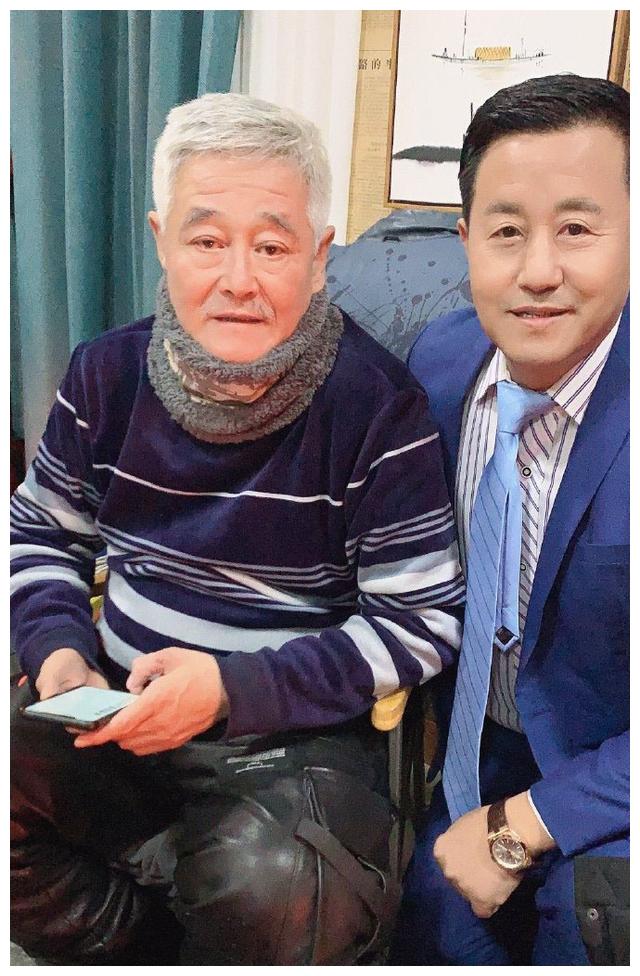 《刘老根4》杀青爆新料,球球等人加入,本山大叔满头白发精神好