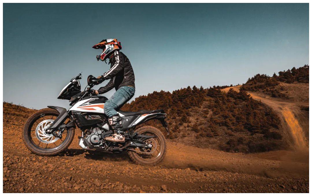 摩托车|低座版ktm390adv到底有没有意思?__财经头条