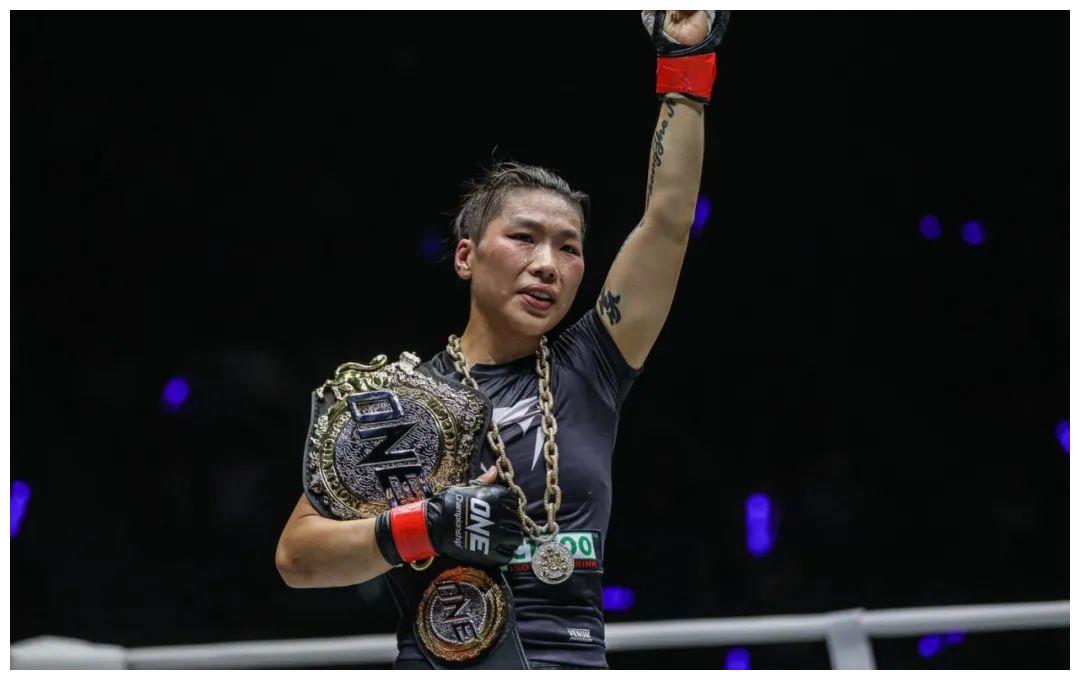 中国目前唯一的MMA世界冠军完爆对手，霸气卫冕！