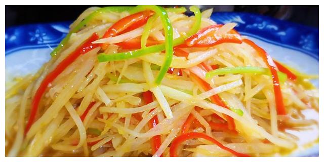 清脆爽口的酸辣三色土豆丝正宗家常做法这一步很多人都错了