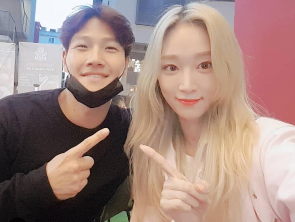 韩国美女歌手soya出道10年零绯闻,原因和金钟国有关|笑着说再见|金钟