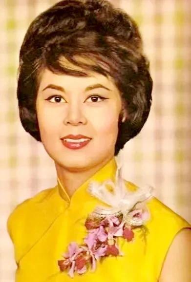 林黛,原名程月如,香港影视演员,祖籍广西南宁市宾阳县