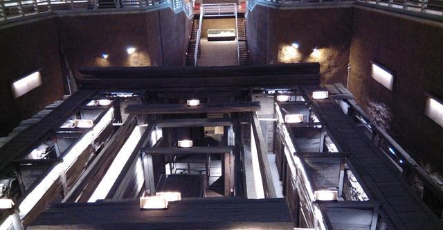 广陵王刘胥的地宫汉陵苑的仿古建筑气势恢弘,素有"小中山陵"之称