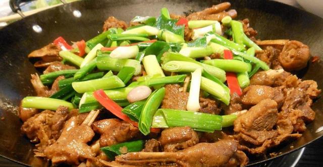 广东传统焖鹅的家常做法酱香浓郁软嫩入味简单易学还好吃