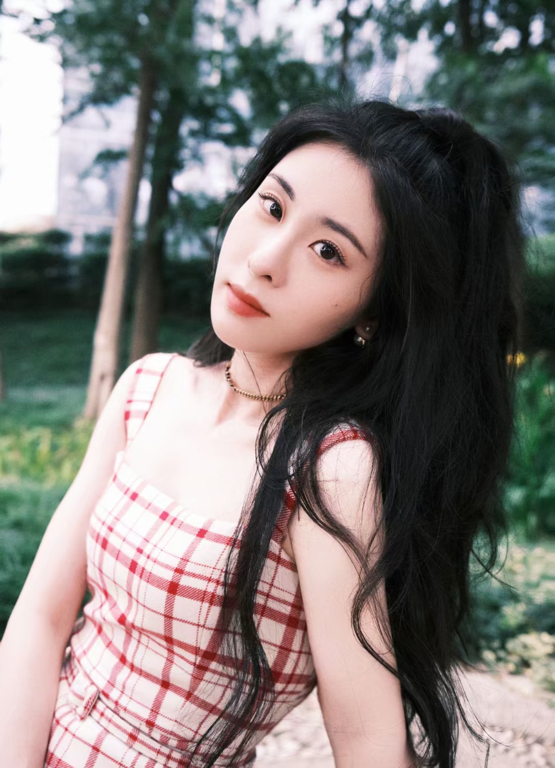 看着那英导师一脸听不懂的状态,张碧晨在旁边当起了方言翻译,还