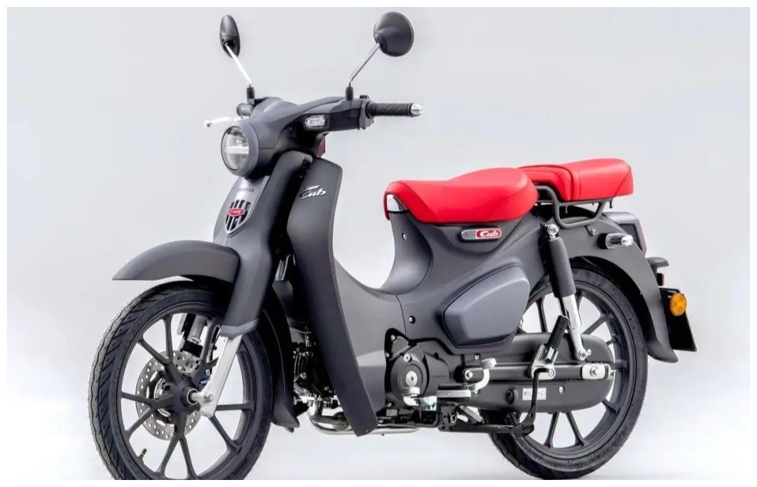 售价超2万,新款本田"超级"幼兽上市,风格黑化摇身变"绅士"